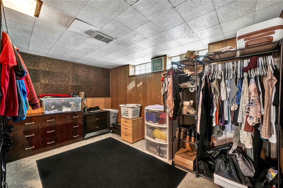 11908 Glamer Avenue Parma OH 44130