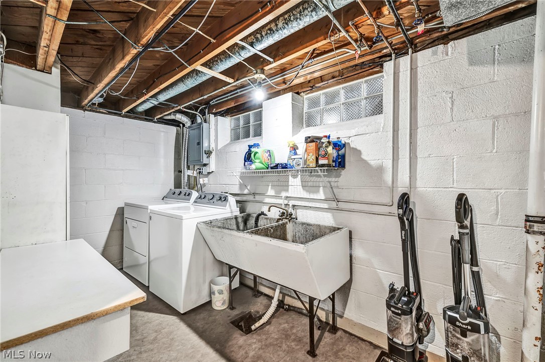 11908 Glamer Avenue Parma OH 44130