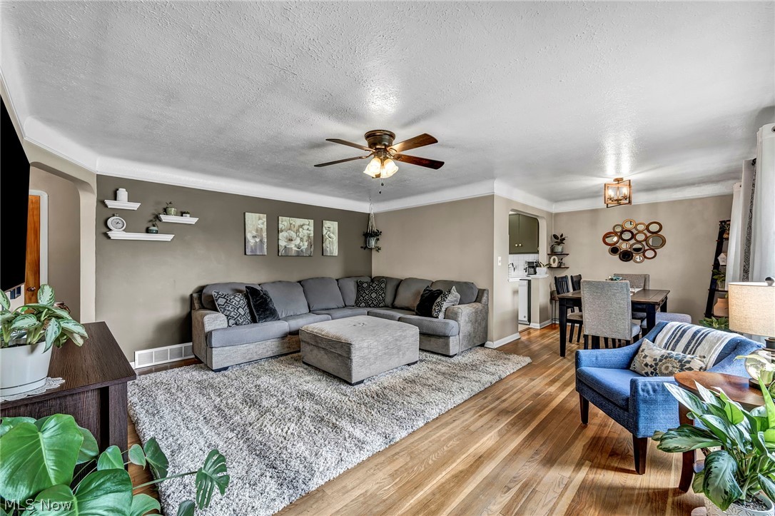 11908 Glamer Avenue Parma OH 44130