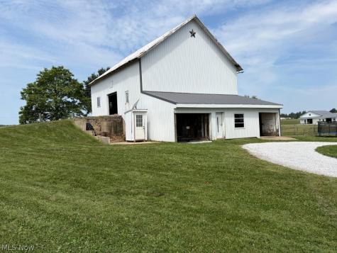 8869 Fredericksburg Road Fredericksburg OH 44627