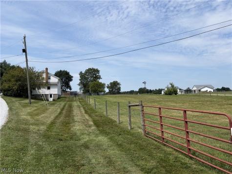 8869 Fredericksburg Road Fredericksburg OH 44627