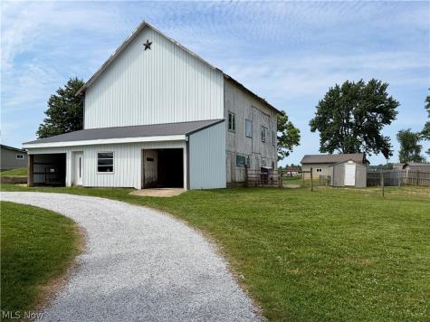 8869 Fredericksburg Road Fredericksburg OH 44627