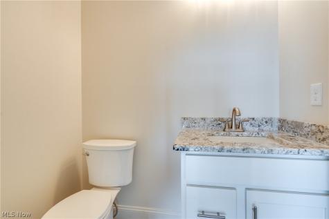 15 Huron Trail Malvern OH 44644
