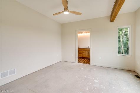 15 Huron Trail Malvern OH 44644