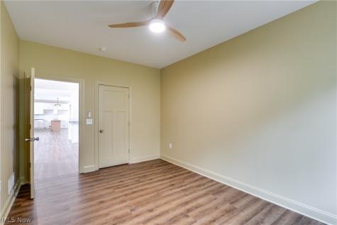 15 Huron Trail Malvern OH 44644