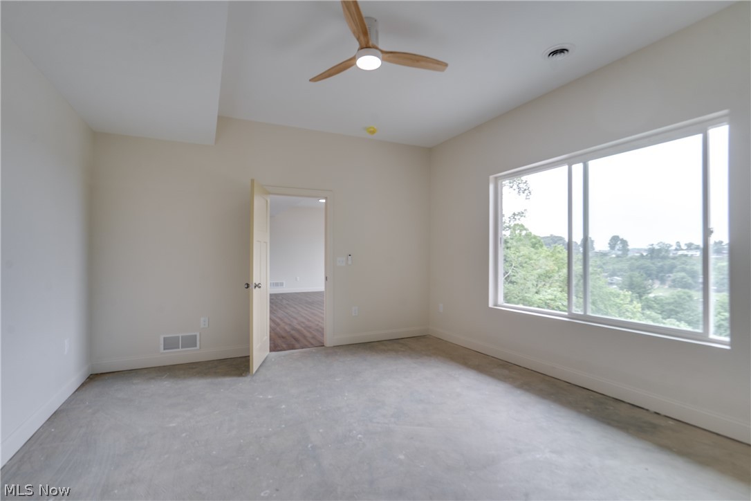 15 Huron Trail Malvern OH 44644