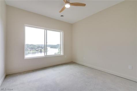 15 Huron Trail Malvern OH 44644