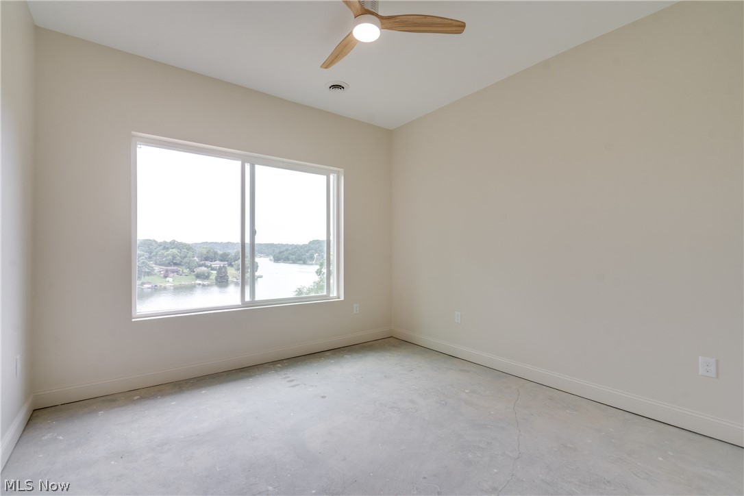 15 Huron Trail Malvern OH 44644