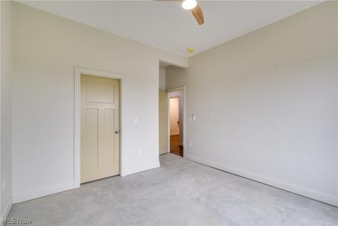 15 Huron Trail Malvern OH 44644