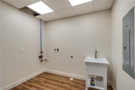 15 Huron Trail Malvern OH 44644
