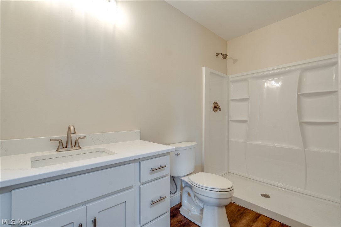 15 Huron Trail Malvern OH 44644