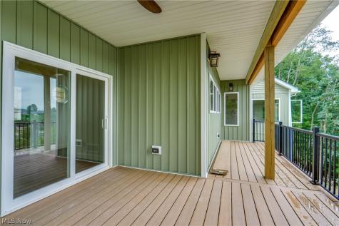 15 Huron Trail Malvern OH 44644