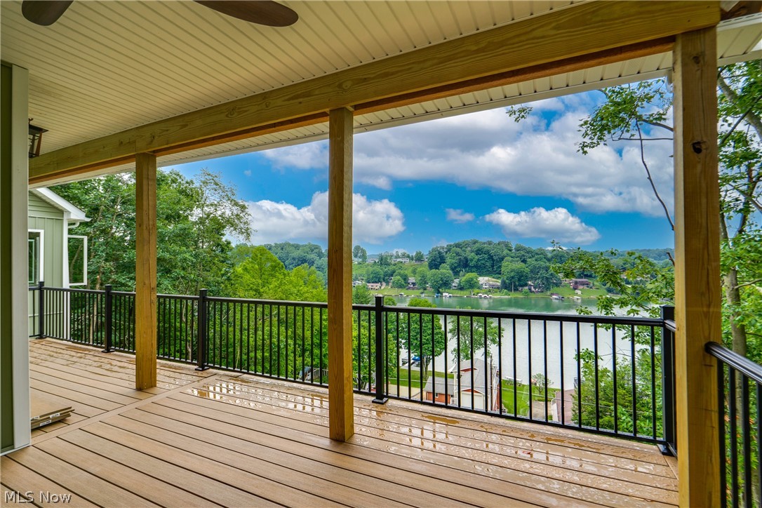 15 Huron Trail Malvern OH 44644