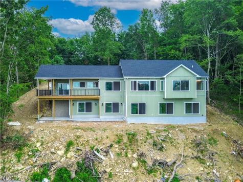 15 Huron Trail Malvern OH 44644
