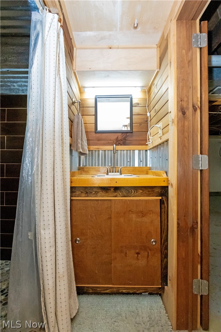 724 Nashville Road Glenmont OH 44628