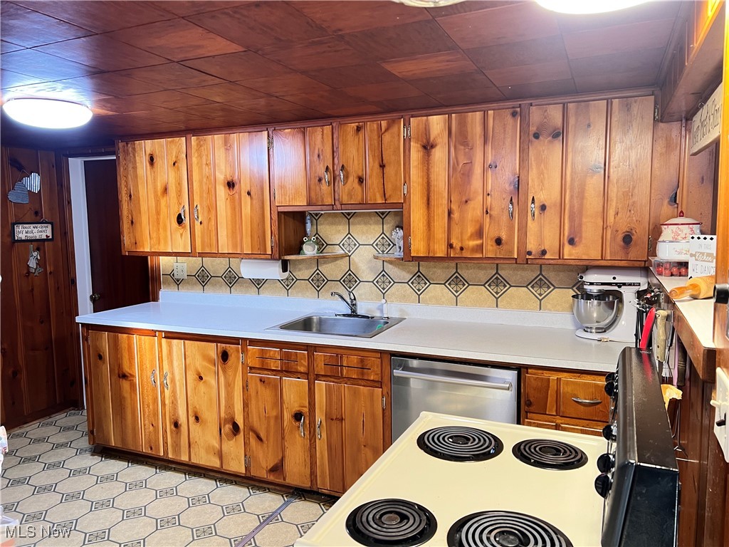 8099 Glen Park Road Kirtland OH 44094