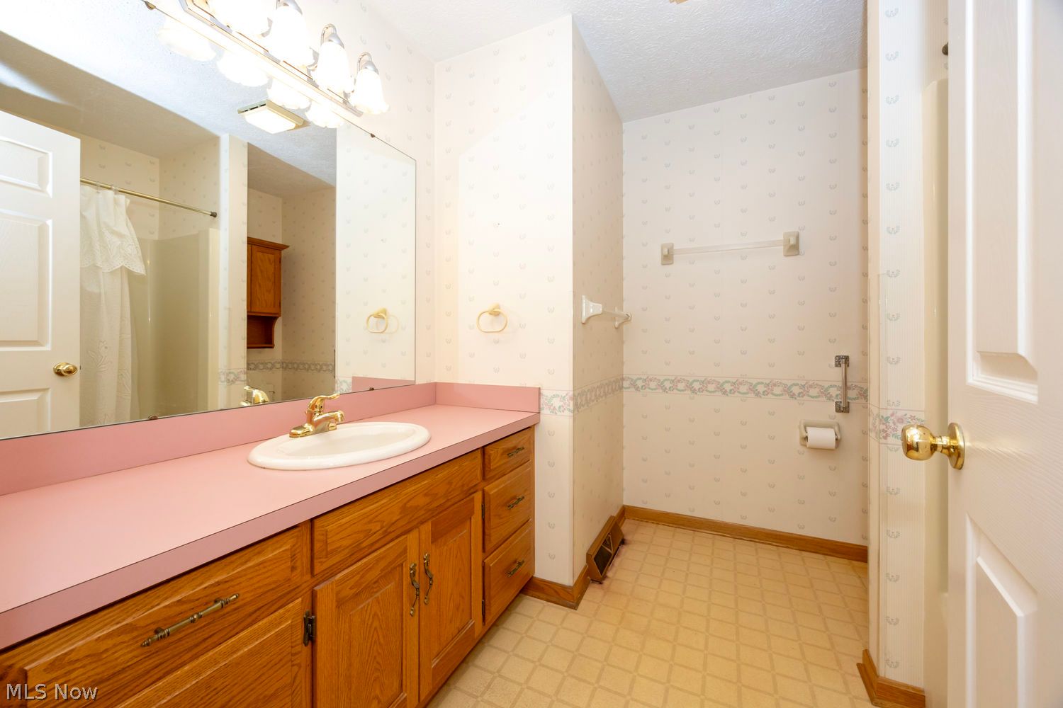 446 Memory Lane Wooster OH 44691