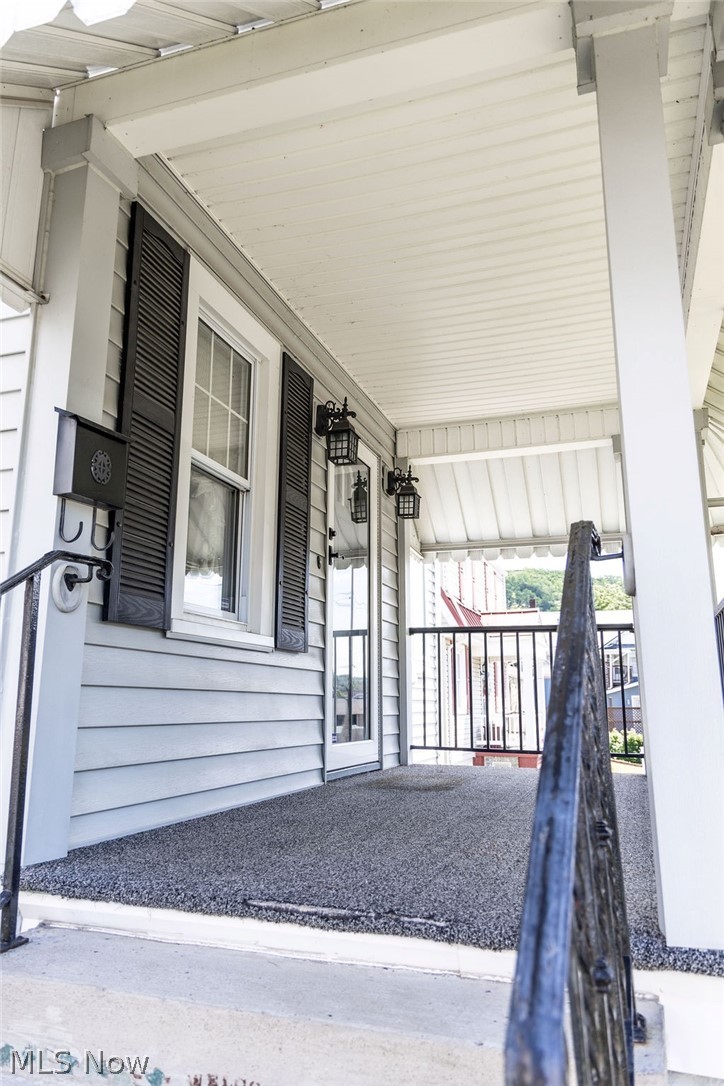 8 Driggs Lane Bridgeport OH 43912