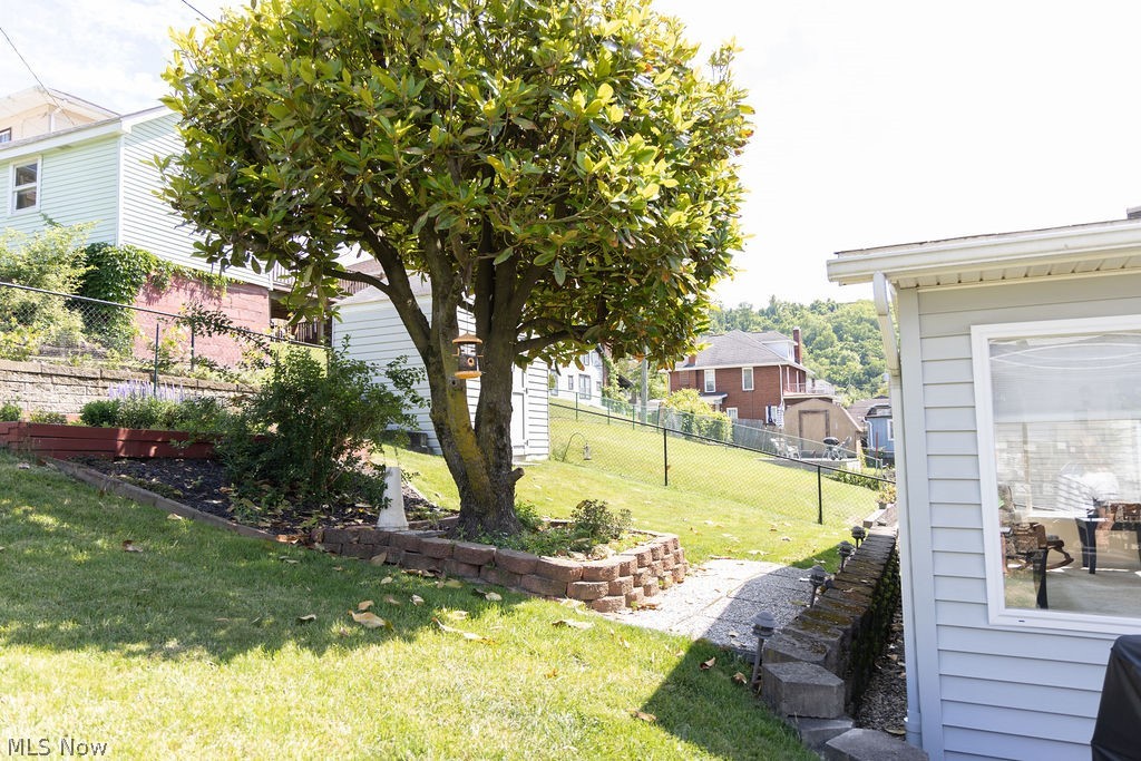 8 Driggs Lane Bridgeport OH 43912