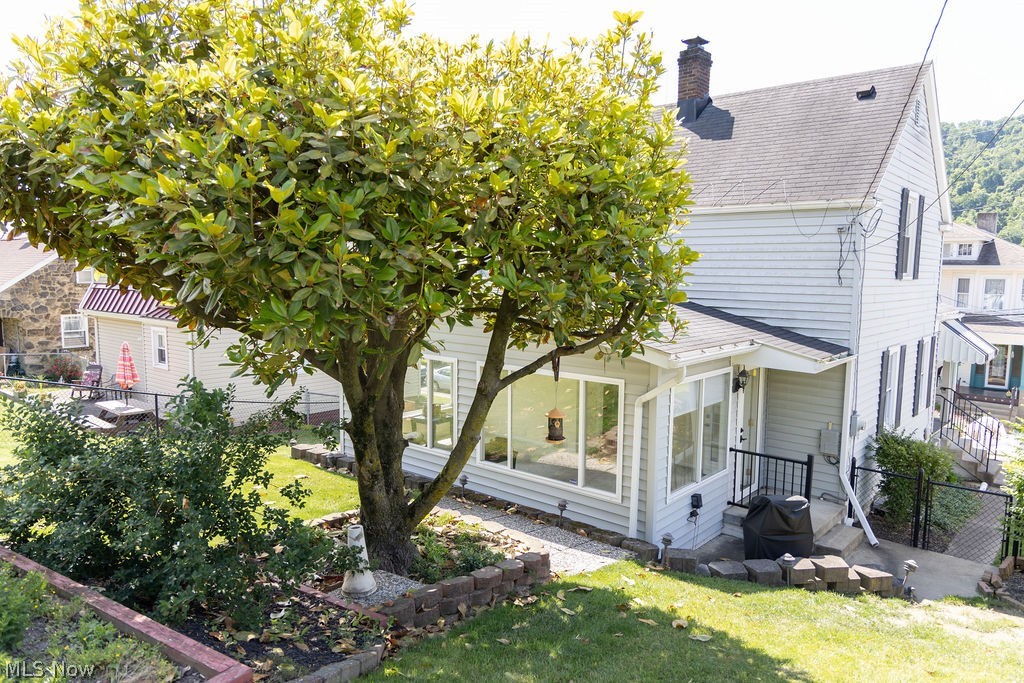 8 Driggs Lane Bridgeport OH 43912