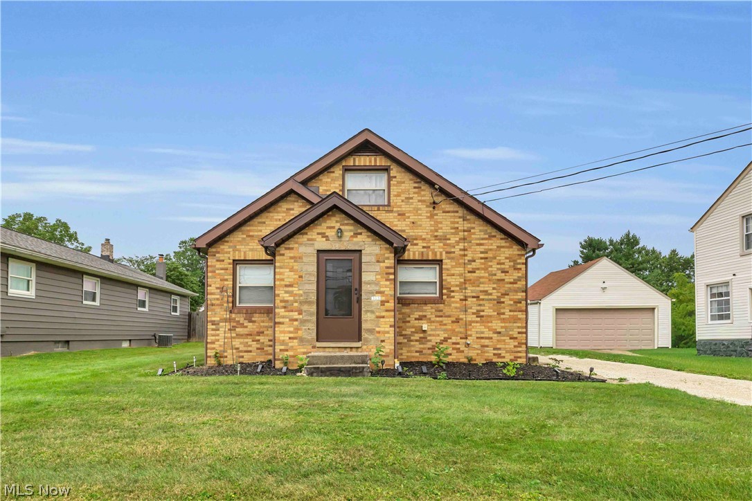 313 Woodside Avenue NE North Canton OH 44720