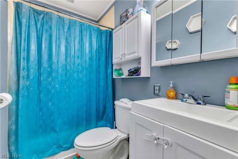 313 Woodside Avenue NE North Canton OH 44720