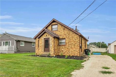 313 Woodside Avenue NE North Canton OH 44720
