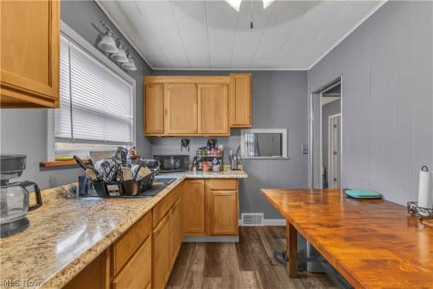 313 Woodside Avenue NE North Canton OH 44720