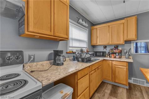 313 Woodside Avenue NE North Canton OH 44720