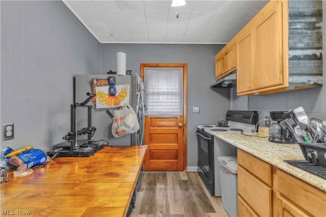 313 Woodside Avenue NE North Canton OH 44720