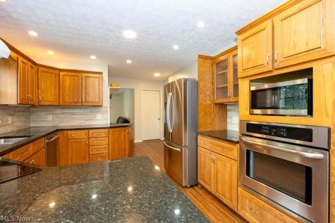 2826 Greenridge Road Norton OH 44203
