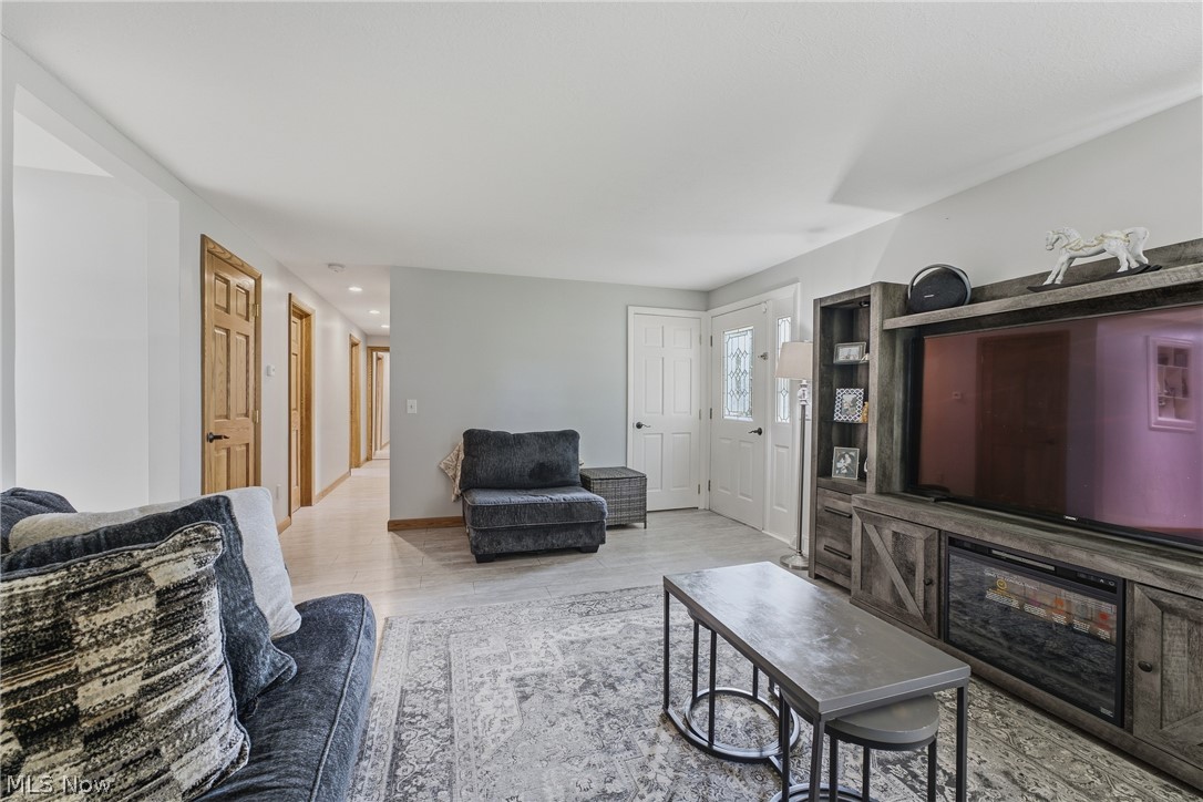 5160 Lindford Avenue NE Canton OH 44705