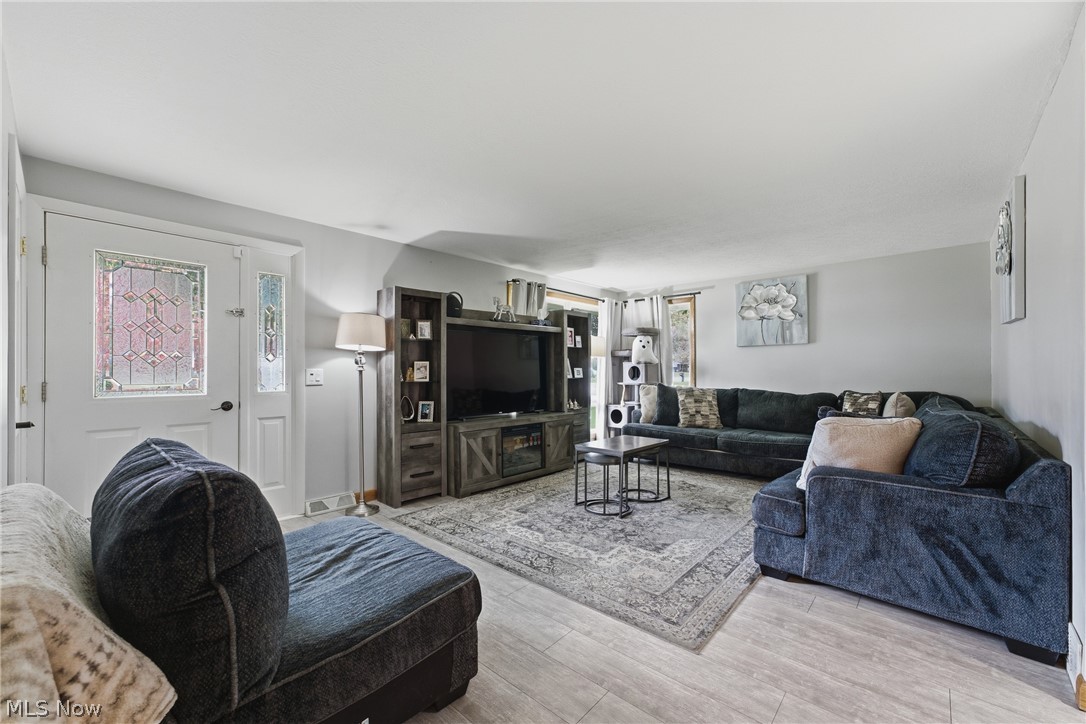 5160 Lindford Avenue NE Canton OH 44705