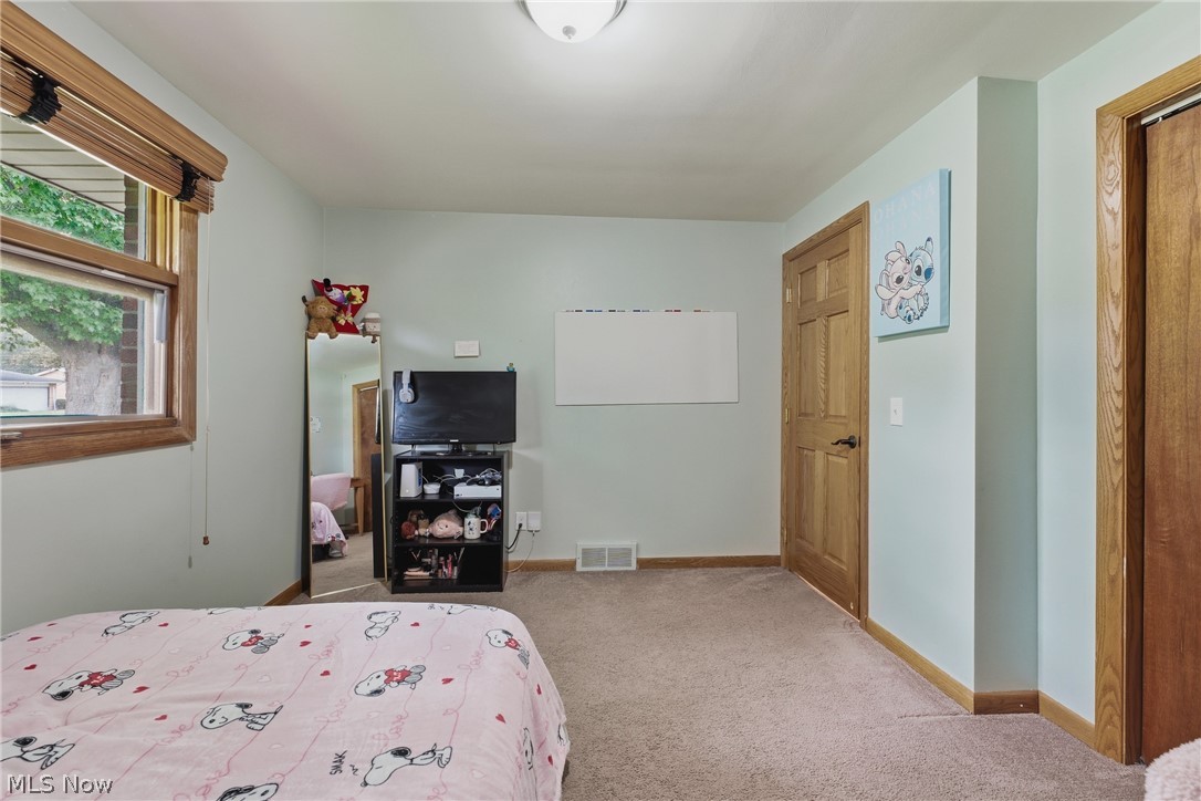 5160 Lindford Avenue NE Canton OH 44705
