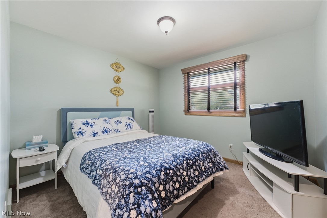 5160 Lindford Avenue NE Canton OH 44705
