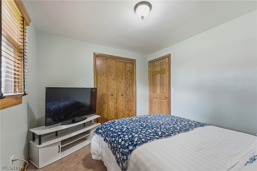 5160 Lindford Avenue NE Canton OH 44705