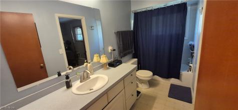 7096 Oak Lane Seven Hills OH 44131