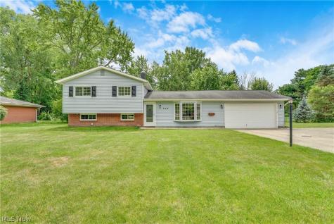 646 Ledge Road Macedonia OH 44056