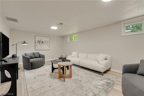 646 Ledge Road Macedonia OH 44056