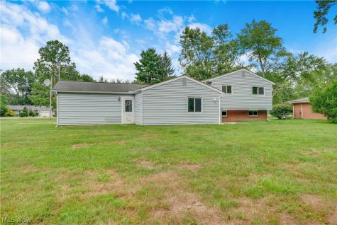646 Ledge Road Macedonia OH 44056