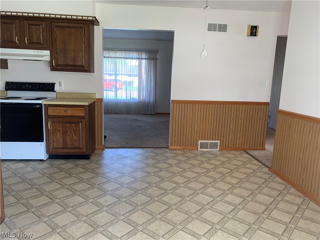 630 Orchard Avenue NW New Philadelphia OH 44663