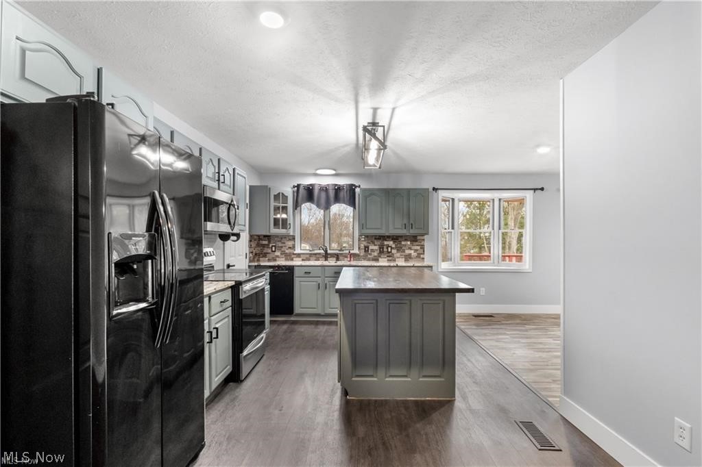 391 Kathleen Drive Jefferson OH 44047