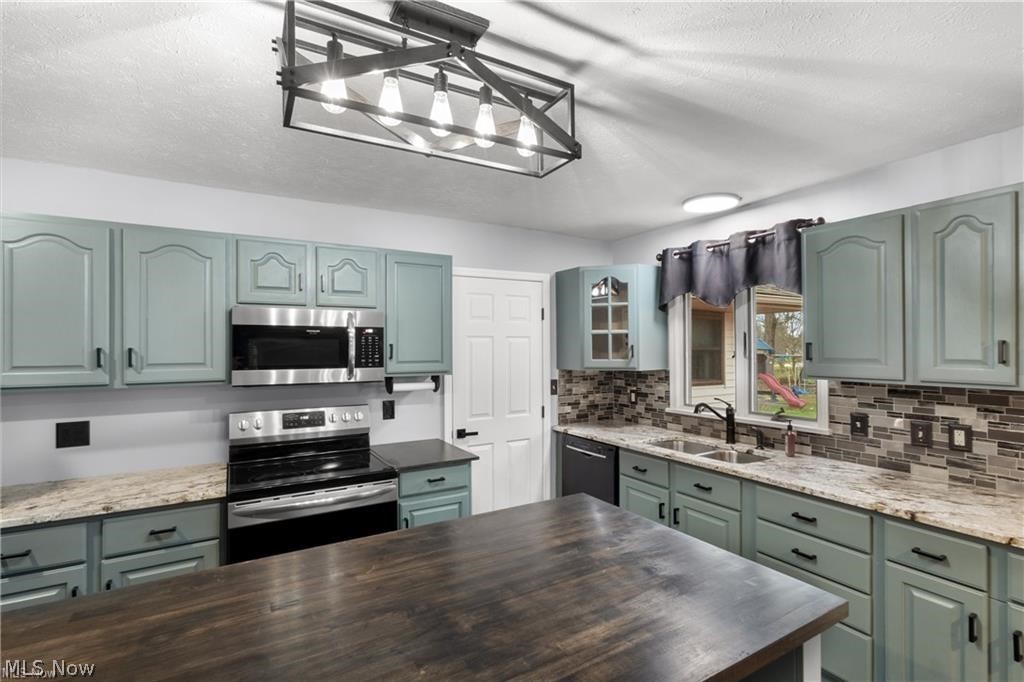 391 Kathleen Drive Jefferson OH 44047