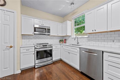 1936 Pembrooke Lane Avon OH 44011
