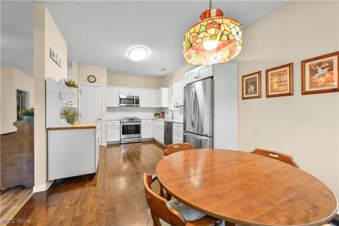 1936 Pembrooke Lane Avon OH 44011