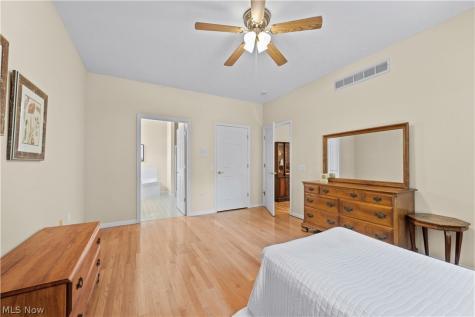 1936 Pembrooke Lane Avon OH 44011