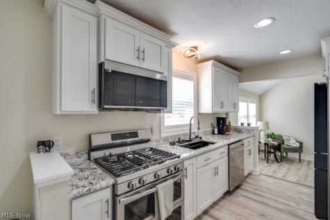 301 Avis Avenue NW Massillon OH 44646