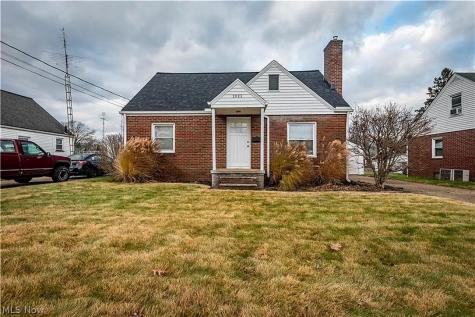 2923 Helen Place NW Canton OH 44708