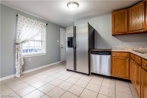 2923 Helen Place NW Canton OH 44708