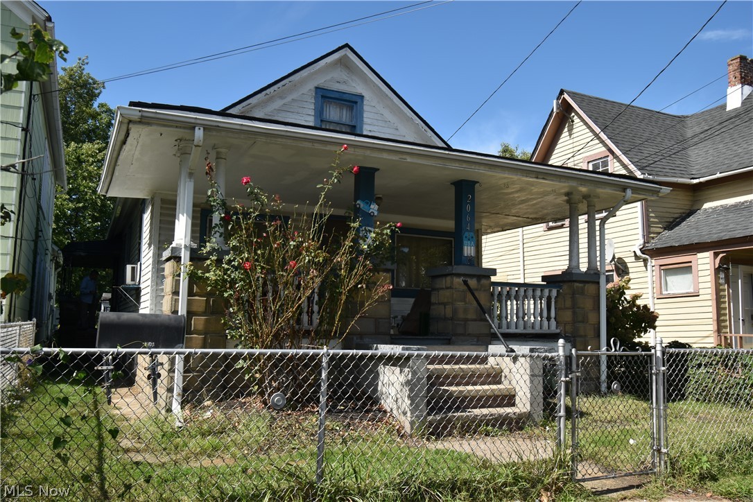 2064 W 44th Street Cleveland OH 44113